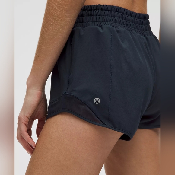Lululemon Hotty Hot High-Rise Lined Short 4' Black Size 6 - Picture 3 of 9